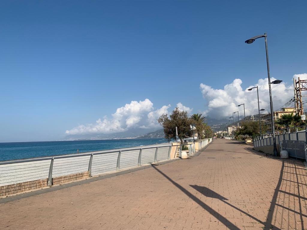 Casa Vacanza! A 50M Dal Mare! Bordighera Exterior foto