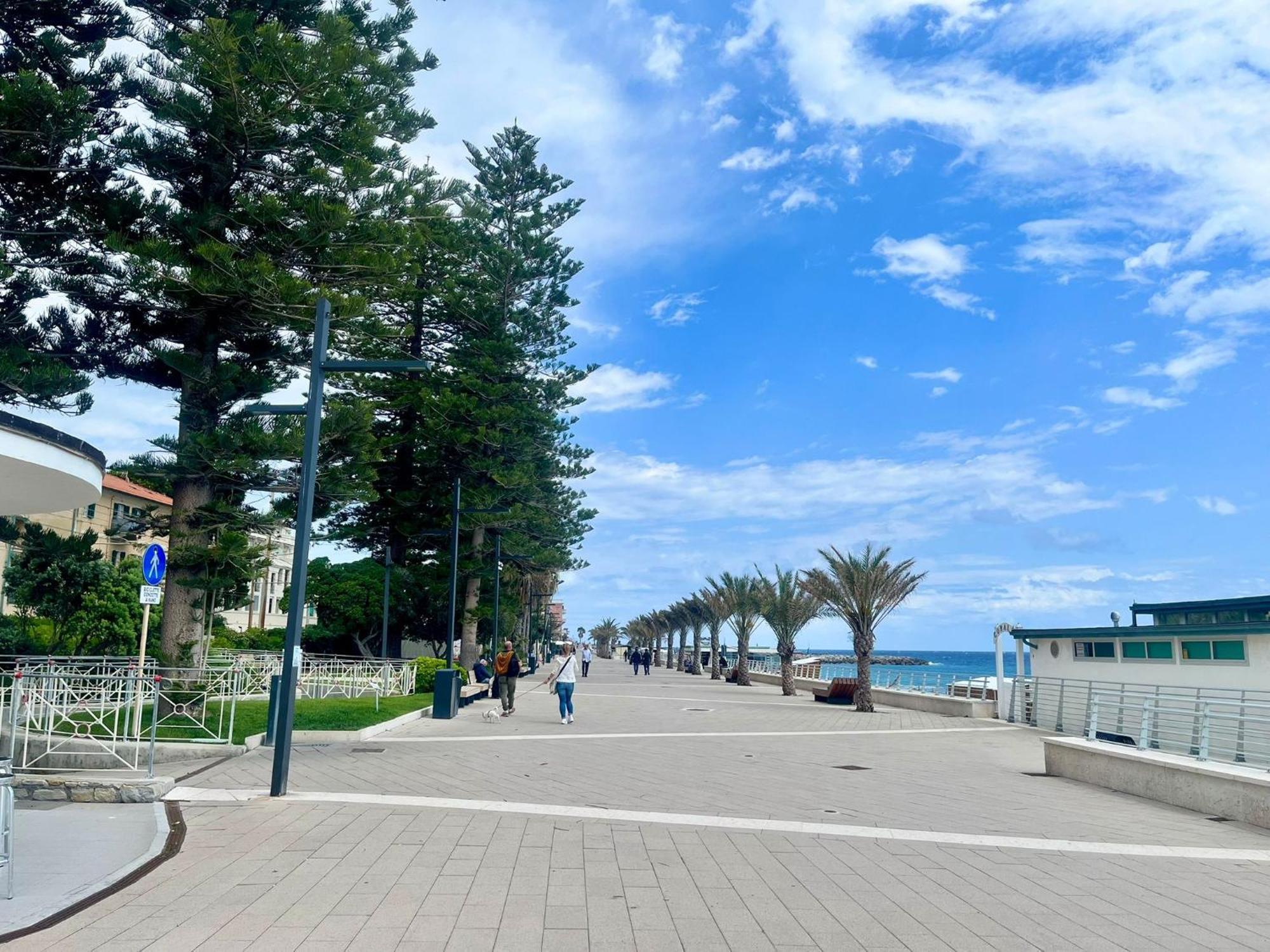 Casa Vacanza! A 50M Dal Mare! Bordighera Exterior foto